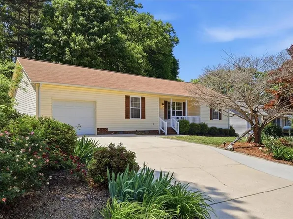 3604 Akers Ct, High Point, NC 27263