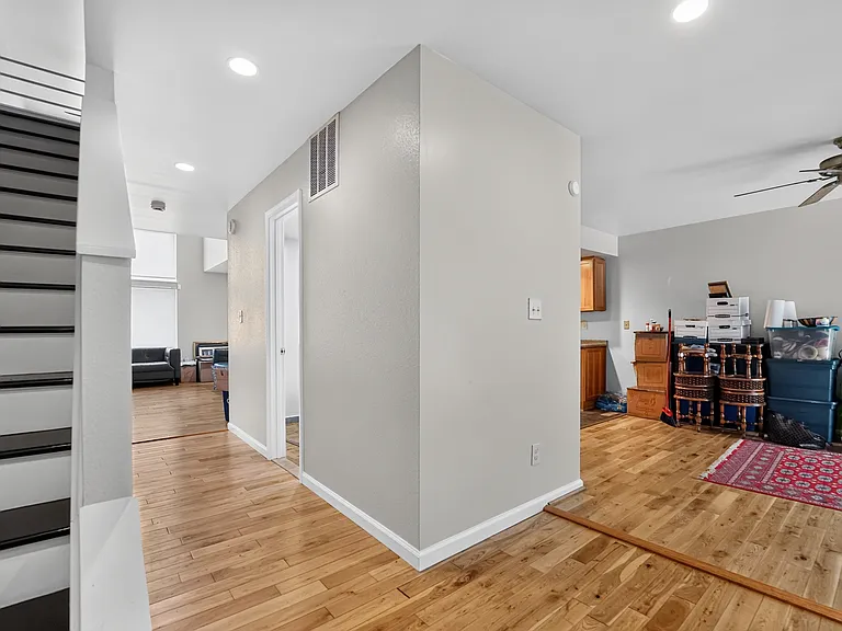 5607 Vantage Point Rd — Photo 20