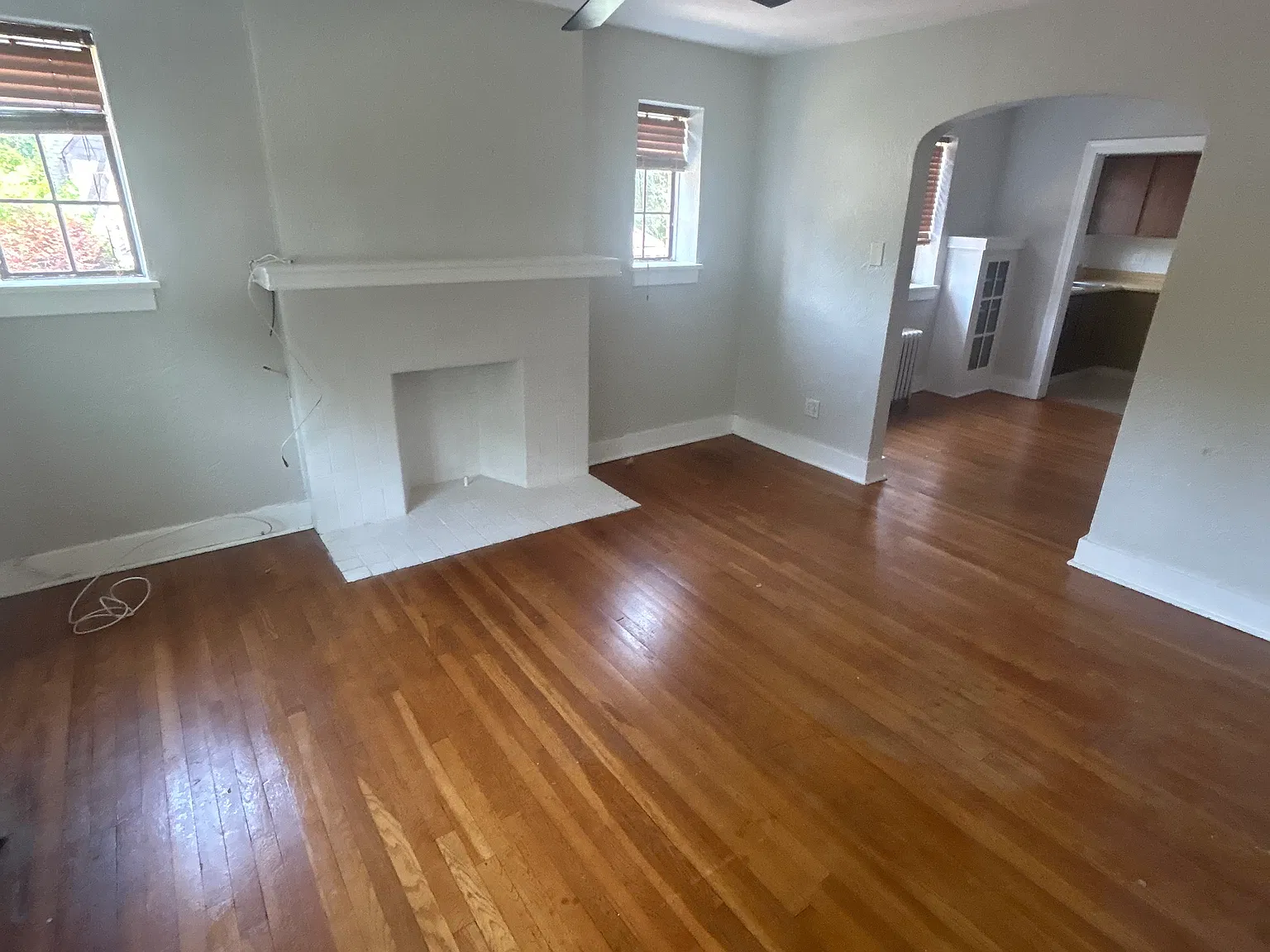 1 bed, 900 sqft, $1,100 — Photo 2