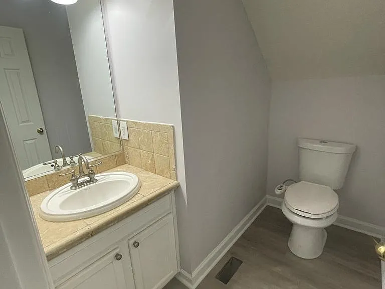 153 Troy Dr — Photo 12