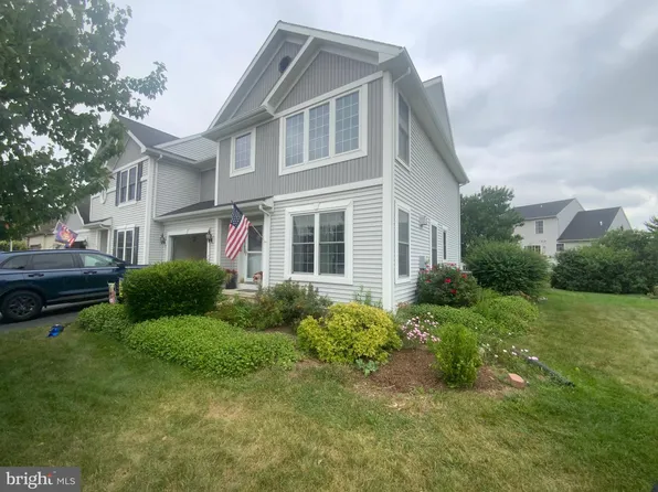 4339 Green Park Dr, Mount Joy, PA 17552