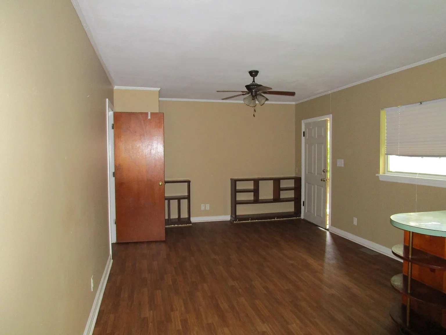 2 bed, 1170 sqft, $900 — Photo 3