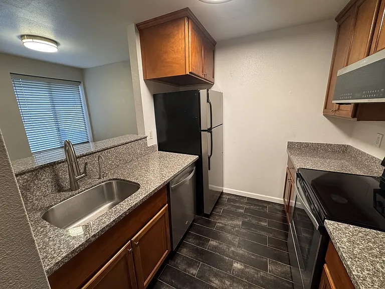 2901 Macarthur Blvd #307 — Photo 4