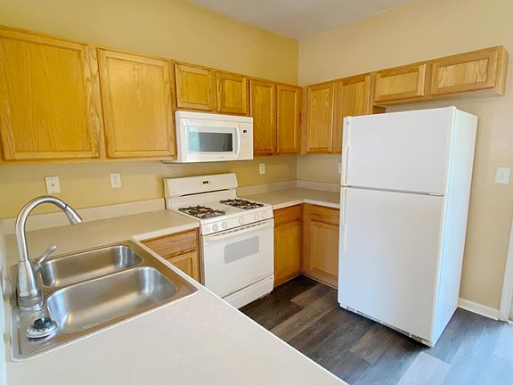 2nd image of 1541 Cove Creek Cir