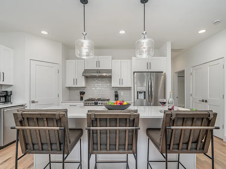 1701 Lischey Ave — Photo 1