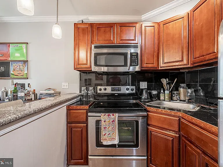 2209 E Harold St — Photo 14