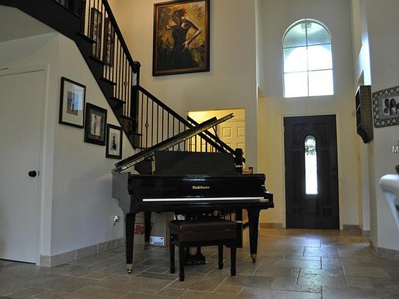 4th image of 3016 Magdalene Woods Dr