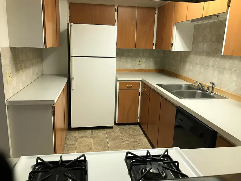 601 S Anderson St — Photo 2
