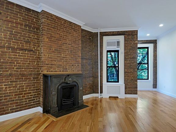 3rd image of 70 W 11th St APT 3W