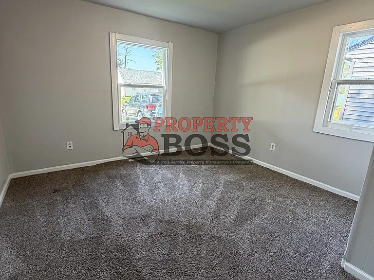 4520 E 10th Ave — Photo 4