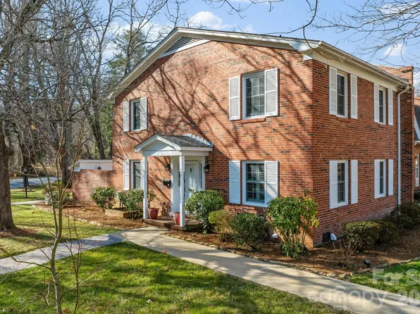 1411 Kensington Rd, Hendersonville, NC 28791