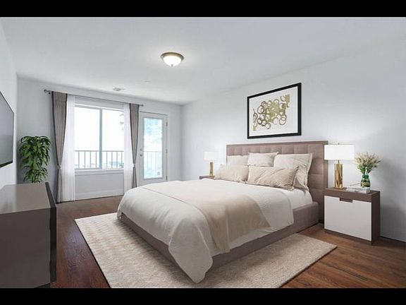 2nd image of 12 Tompkins Cir