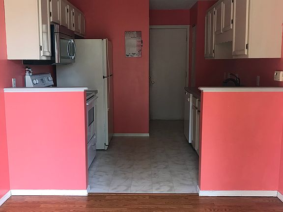 4th image of 3155 E Cedarbush Dr