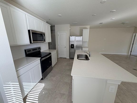 5th image of 3845 Blue Vale Dr