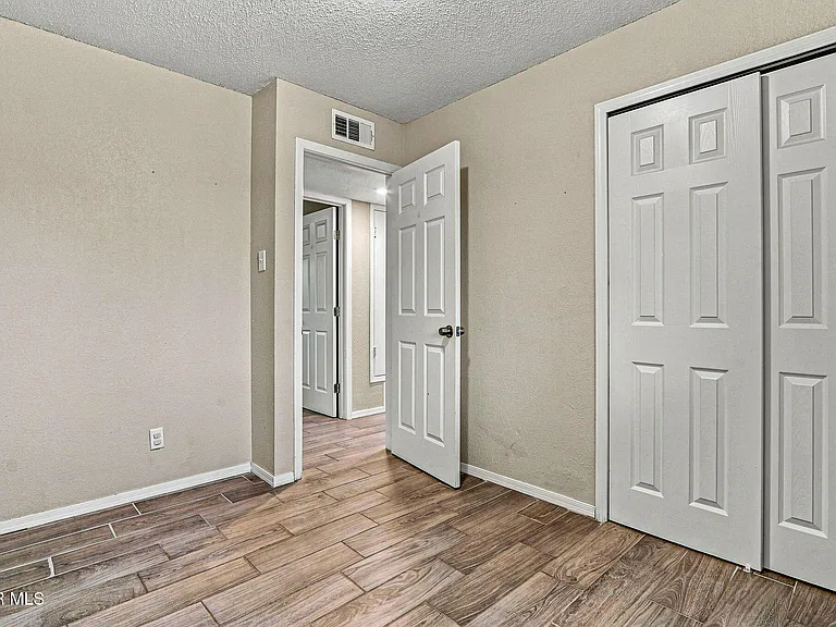 11524 Meadowbrook Dr — Photo 30