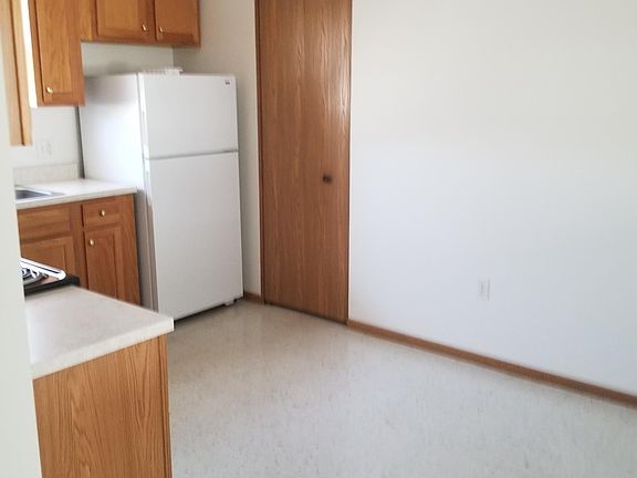 2nd image of 25 S Market St APT 8