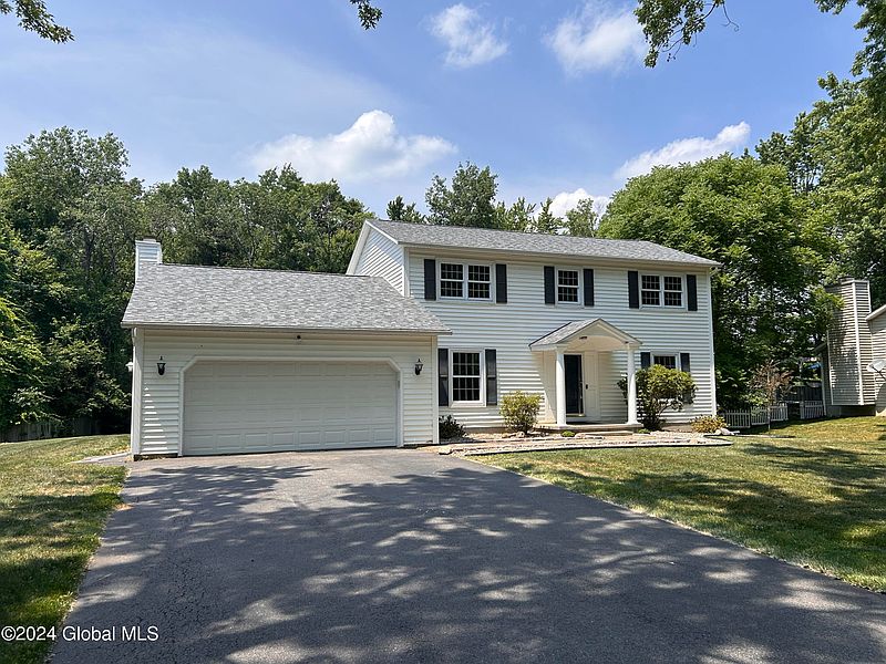 3rd image of 31 Lori Drive