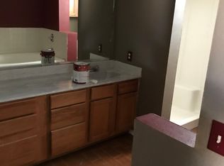 611 Oak Ridge Ln, Irving, TX 75061