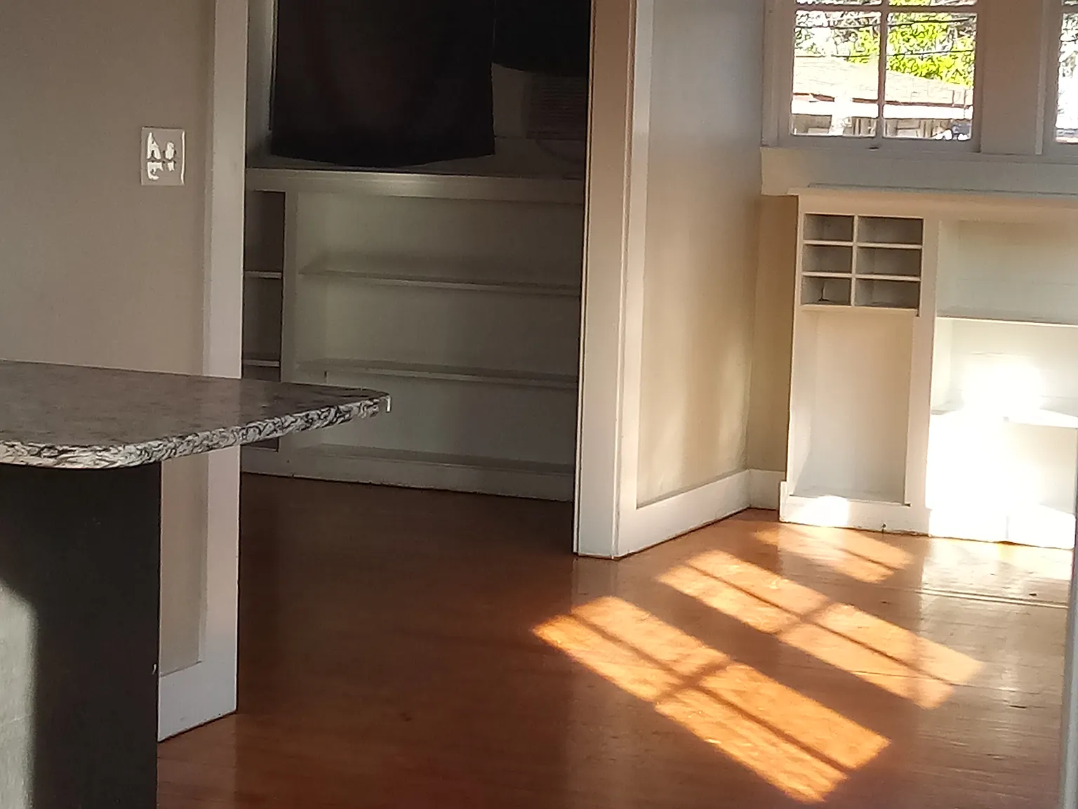 Studio, 780 sqft, $875 — Photo 2