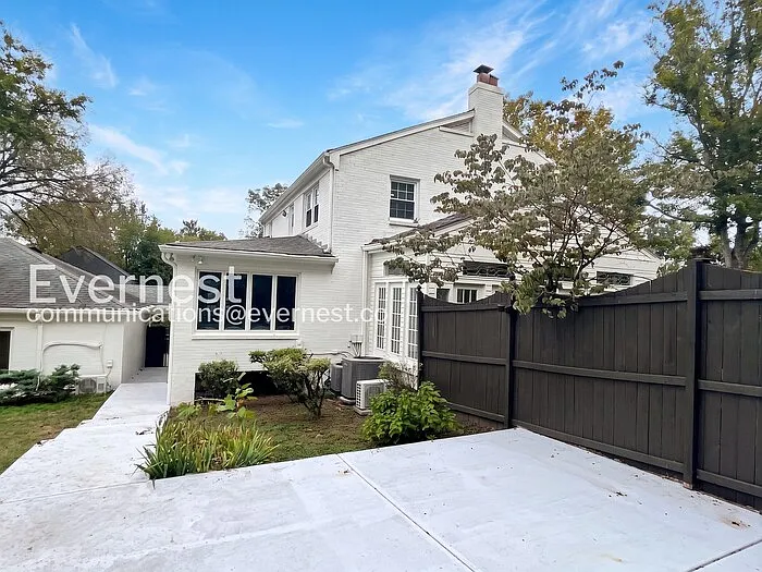 109 Mayfair Rd — Photo 24