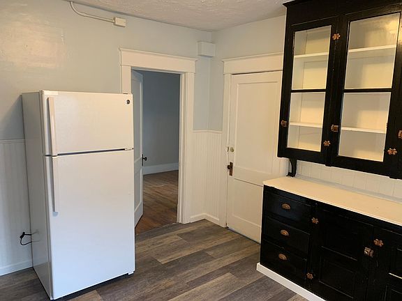 3rd image of 92 Heussy Ave #1