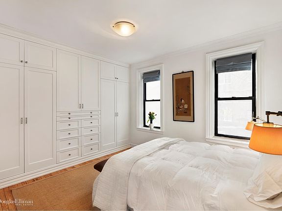 2nd image of 305 E 88th St APT 2A