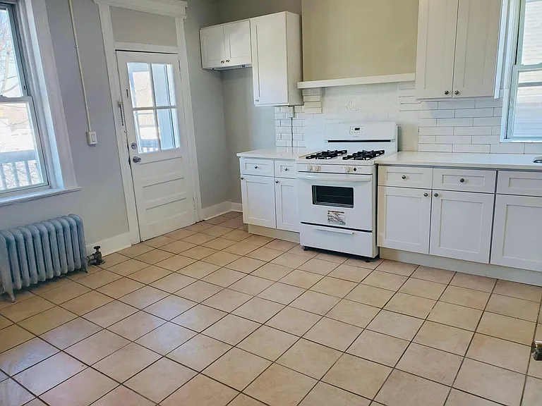 86 Bay St #6 — Photo 3