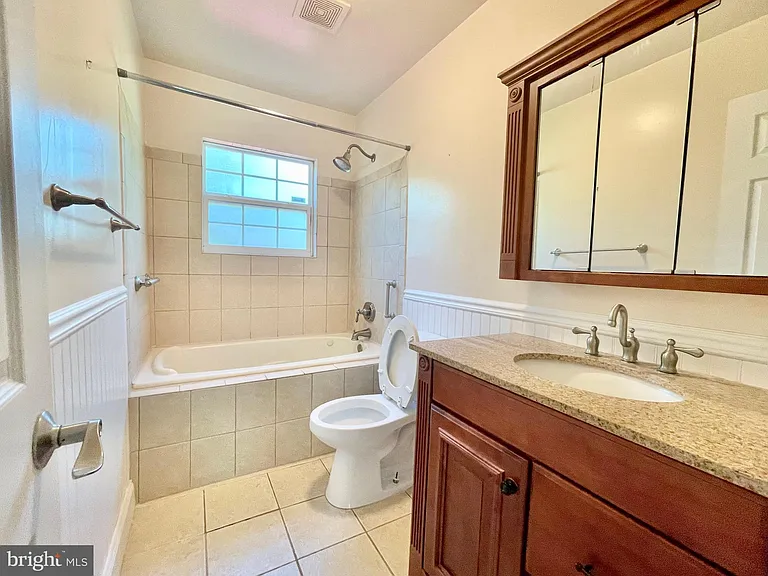19 Hickory Ln — Photo 11