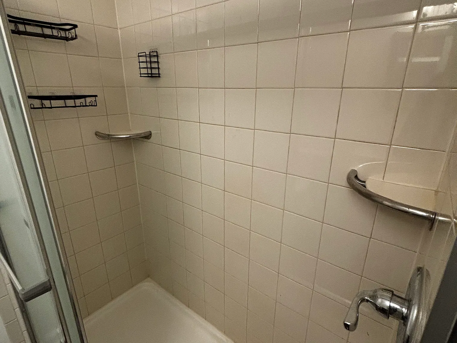 1 bed, 748 sqft, $1,600 — Photo 4