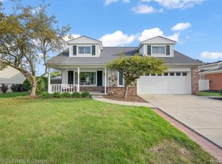 2140 Harrison Ave, Trenton, MI 48183