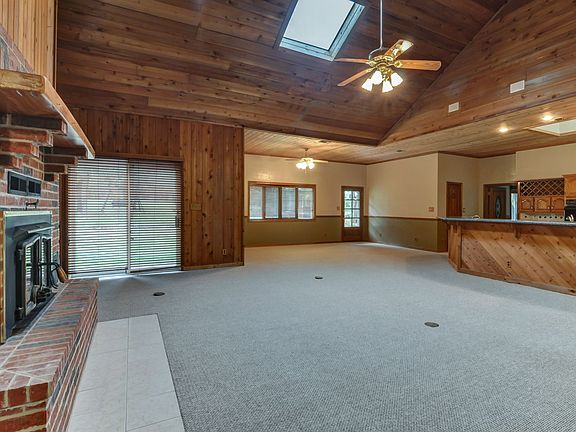4th image of 321 Weiss Rd