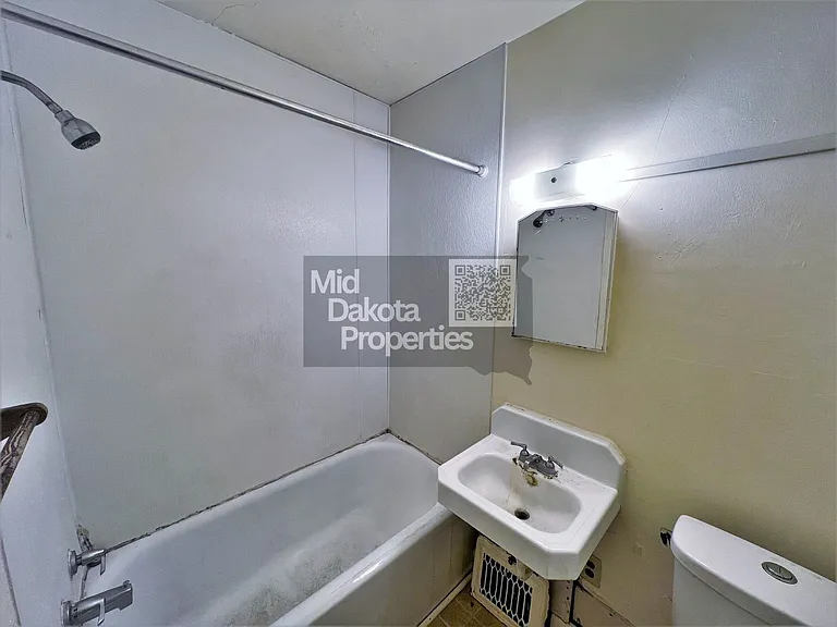 509 W 3rd Ave — Photo 16