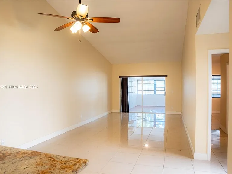 2408 N 35th Ave #2408 — Photo 7