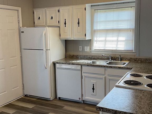 2nd image of 124 E Washington Ave