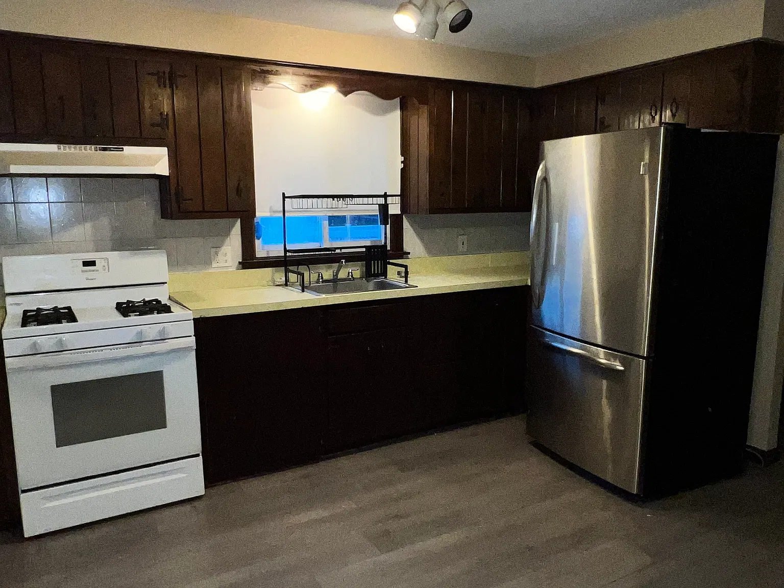 3 bed, 1.5 bath, 1600 sqft, $2,500 — Photo 4