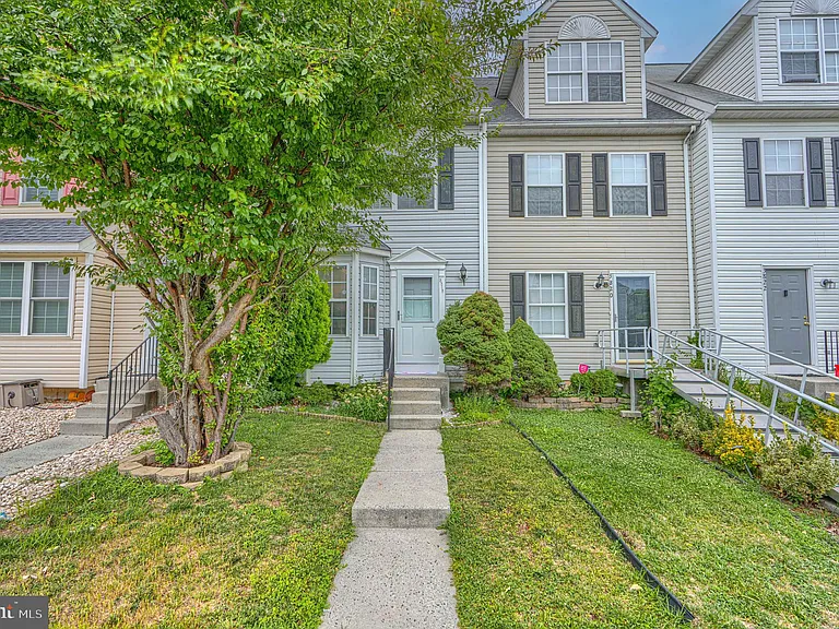 3818 Swift Run Dr — Photo 2