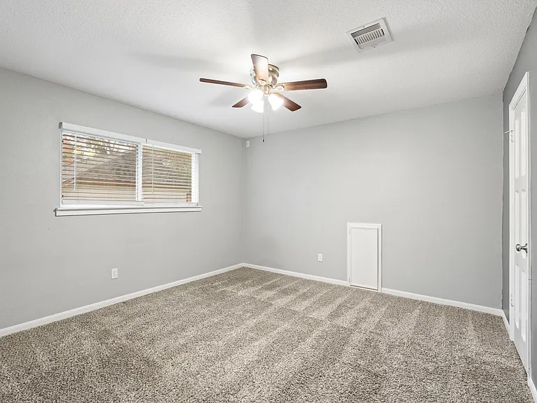 410 Bauxhall Ct — Photo 19
