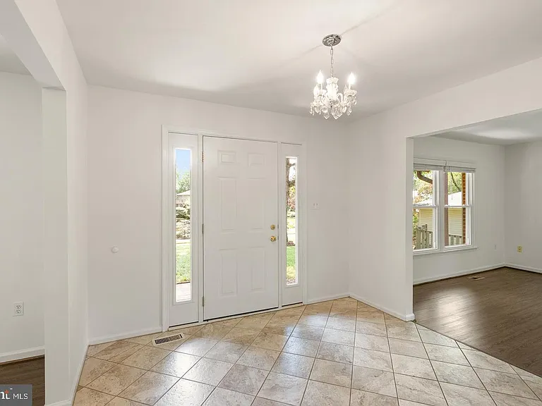 8902 Huxley Ct — Photo 55
