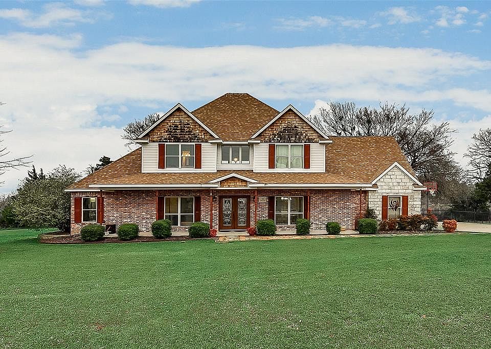 1st image of 416 Fiddler Ln