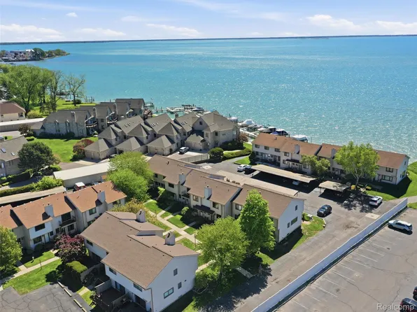 50656 Jefferson Ave APT C7, New Baltimore, MI 48047
