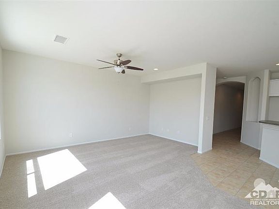 4th image of 44457 Avenida Hanna