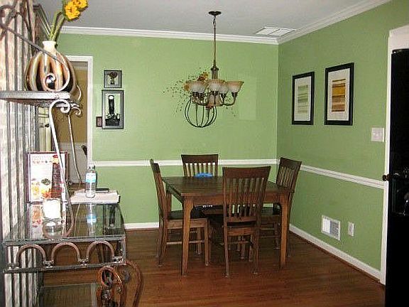 Renovated Kitchen - Eat-in