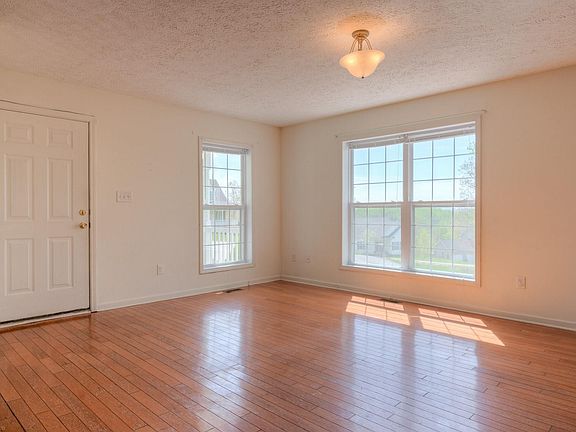 4th image of 400 Howery St