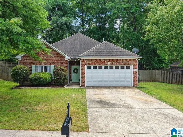303 Meadow Cir, Maylene, AL 35114