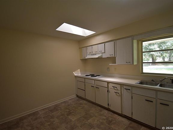 3rd image of 3919 NW 18th Pl