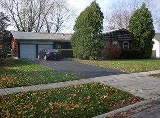 541 Castlewood Ln, Buffalo Grove, IL