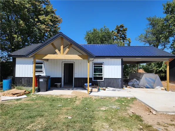 359 E Callis St, Colcord, OK 74338