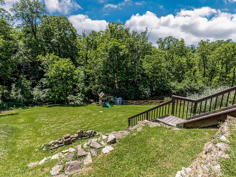 Stairs Down to Back Yard