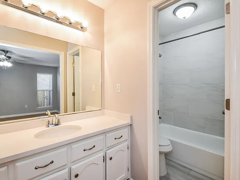 10712 Oak Cir N — Photo 11