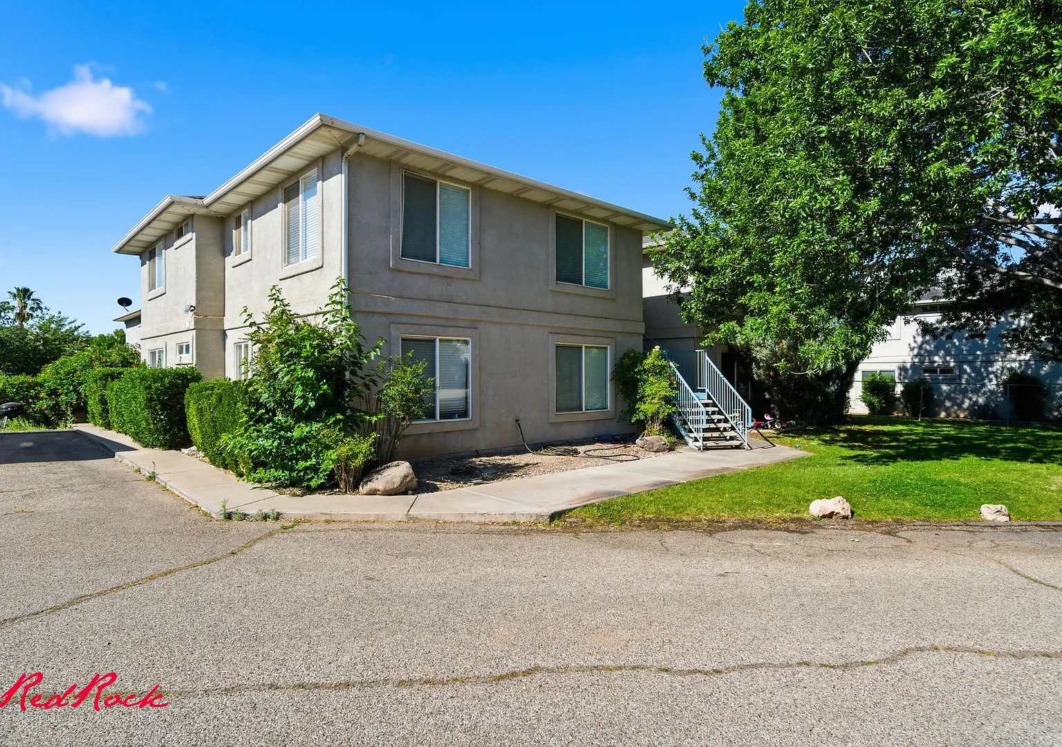 Conveniently Located 3 Bedroom Condo! — Photo 3